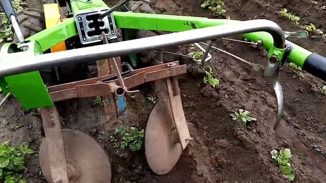 Окучую картофель. смотреть онлайн
