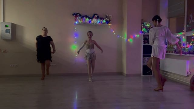 Танцы Новый Год 2025.MOV