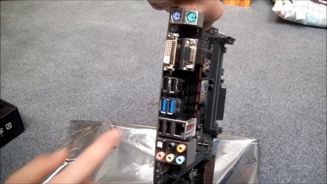 unboxing základní desky ASUS h 81 gamer смотреть онлайн