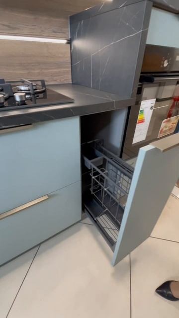 Кюхен Хоф, ТЦ Мебель Сити, Москва #кухнимосква #купитькухню #дизайнинтерьера #фурнитура #мебель смотреть онлайн