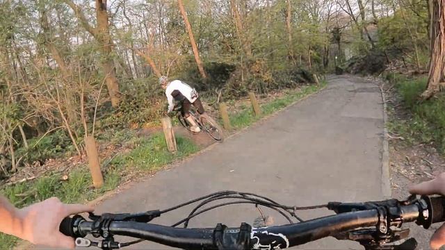 biken und ShiCe bauen mit Niglas mtb mountainbike dh downhill bonn venusberg canyon strive смотреть онлайн