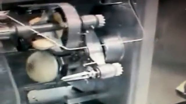 Apple Peeler Wedger Corer and Slicer 12 Apples Per Minute - CharliesMachineandSupply.com смотреть онлайн