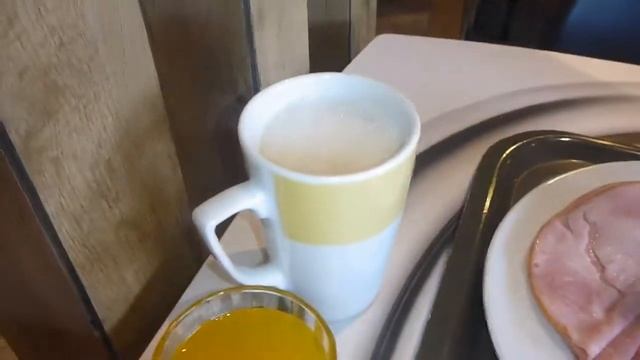 Huge Breakfast in Ibis Hotel Krakow - Poland - July 2017 смотреть онлайн