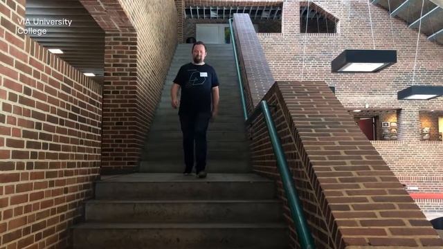 Jeppe læser til Global Business Engineering og arbejder som studenterunderviser på VIA på Vejen смотреть онлайн