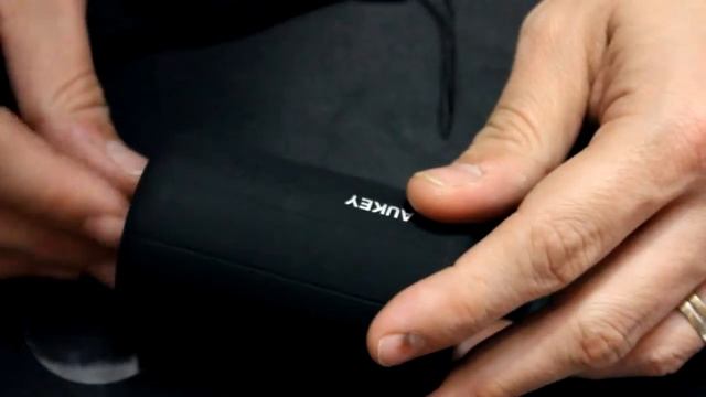 Altavoz AUKEY SK M15 смотреть онлайн