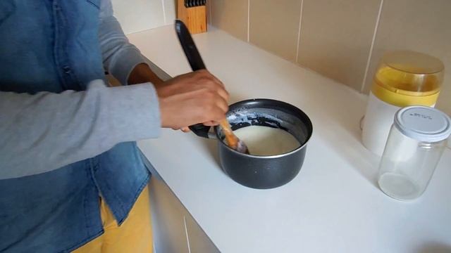 How To Make Cheap & Easy Yoghurt! (yogurt)