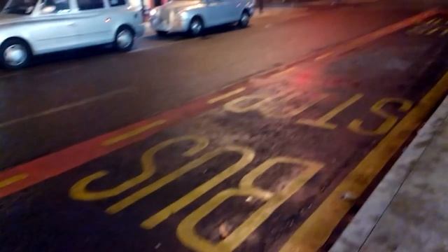 Максим Чечнев гуляет по ночному Манчестеру смотреть онлайн
