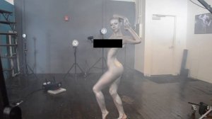 Silver Bodypaint Photoshoot Tutorial with Model Tina Bell