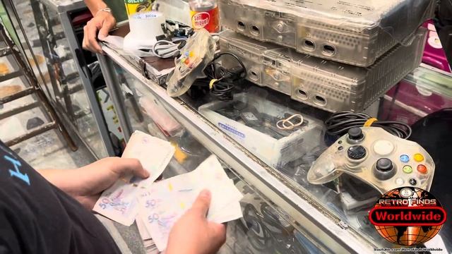 🇨🇴 Retro Video Game Hunting for Rare Xbox in Bogota, Colombia! смотреть онлайн