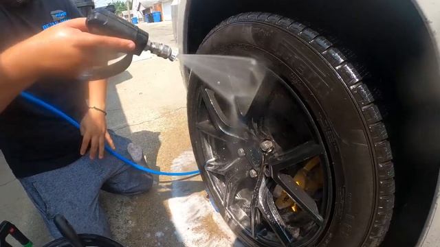 Jeep Track Hawk | Getting a Detailing Package | How to Detail смотреть онлайн