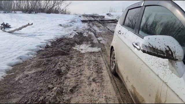где то в какой то жопе в поисках рыбалки #рыбалка #якутия #рыба #зимняяловлярыбы #дорога смотреть онлайн