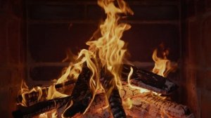 Уютная расслабляющая ночь с расслабляющим горящим камином