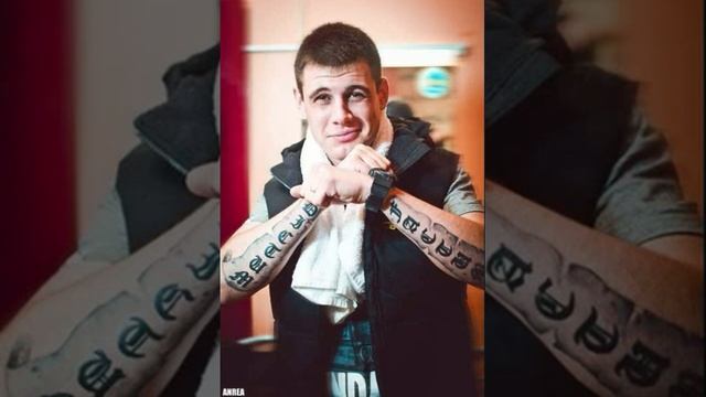 Сережа Местный -- Мешаю с грустью смотреть онлайн