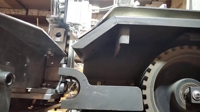 прижимной механизм смотреть онлайн