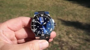 Oris Aquis Date - 43mm Blue Sunray Dial