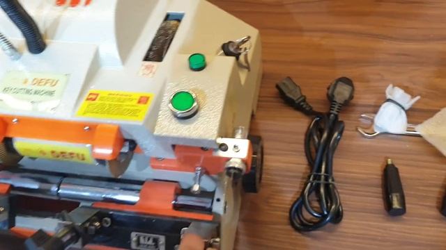 Defu 100-E1 Double cutter Key Cutting Machine | Quba Keys смотреть онлайн