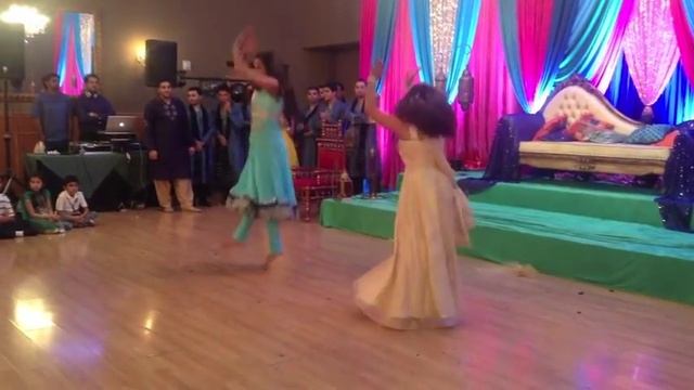 Sehrish and Omar's Shaadi Dance смотреть онлайн