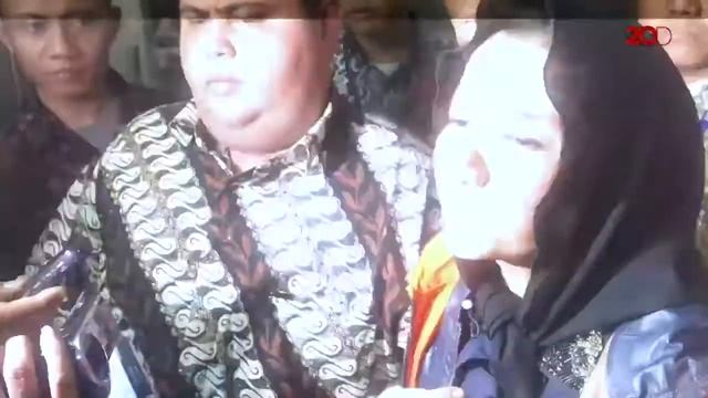 Bunda Rita Ditahan KPK, Kini Resmi Pakai Rompi Oranye смотреть онлайн