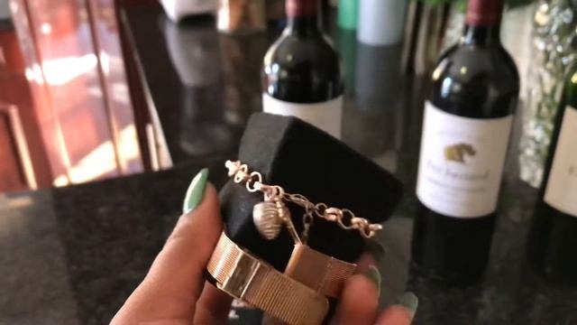 Issa VLOG: MY 2020 WATCH COLLECTION AND FAVORITE WINES смотреть онлайн