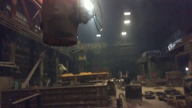 Размыть ковш не удалось, но металла все ещё хватает смотреть онлайн