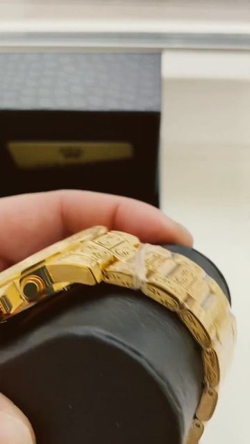 Louis XVI Palais Royale Watches - Open Box смотреть онлайн