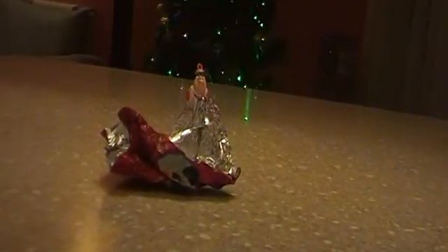 собираем колекцию шоколадных яиц Микки Маус смотреть онлайн