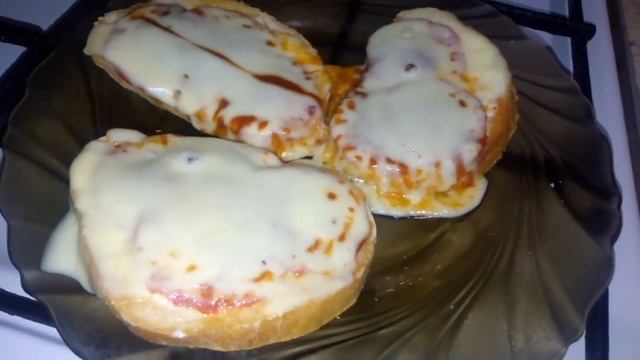 БЫСТРО И ВКУСНО: ГОРЯЧИЕ БУТЕРБРОДЫ В МИКРОВОЛНОВКЕ / FAST SNACK: HOT SANDWICHES IN THE MICROWAVE смотреть онлайн