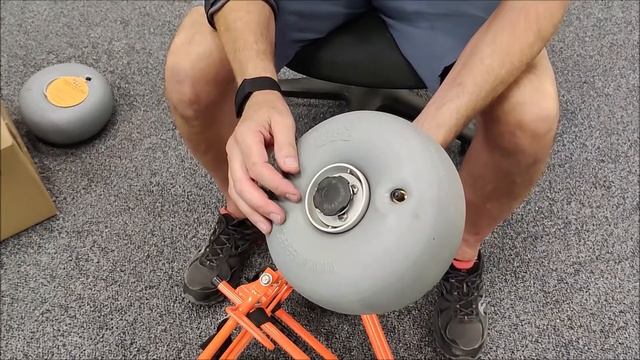 Installing the axle & wheels to Beach Cart Folding Mini смотреть онлайн