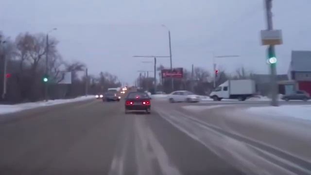 ОСТОРОЖНО ДАУНЫ ЗА РУЛЁМ смотреть онлайн