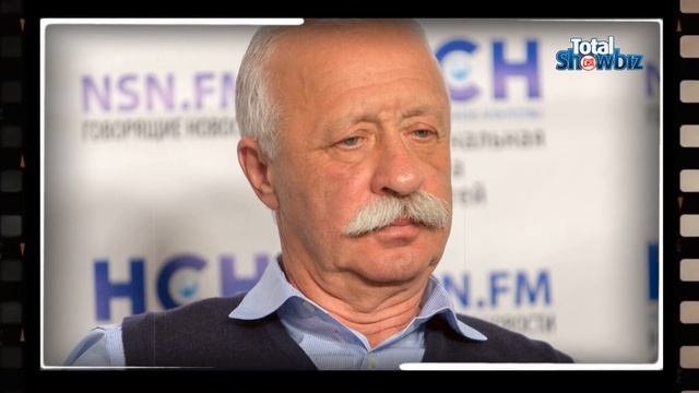 Участник «Поля чудес» привез Якубовичу сбитый украинский дрон смотреть онлайн