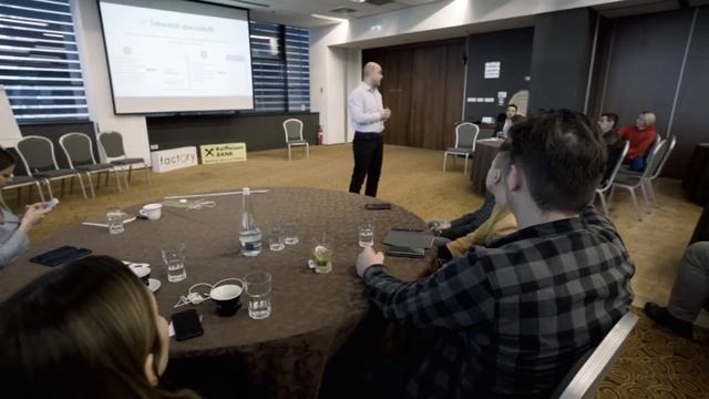 Descoperă comunitatea factory by Raiffeisen Bank! смотреть онлайн