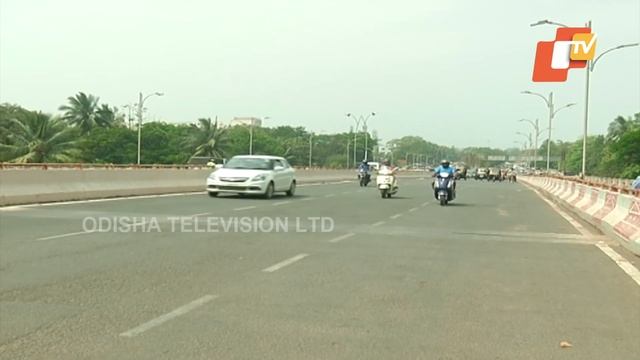 Bhubaneswar witnesses massive traffic snarl at Jaydev Vihar-Patia road смотреть онлайн