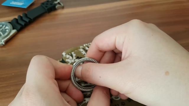 How to Replace Seiko SKX Bezel Insert смотреть онлайн