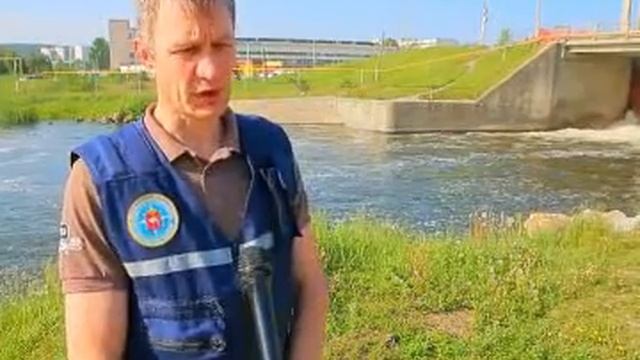 Спасатель Дмитрий Головин – о поисках утонувших мальчиков. смотреть онлайн