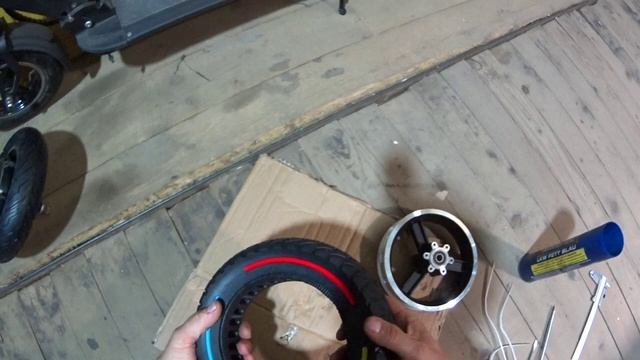 Забортовка литой покрышки электросамоката