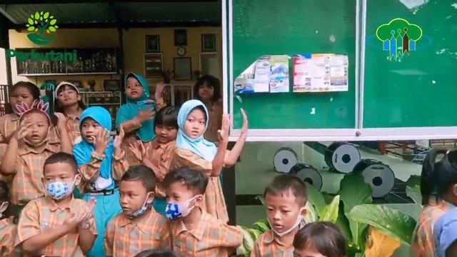 GURUKU TERSAYANG oleh anak-anak TK Tunas Rimba 3 Purwokerto смотреть онлайн