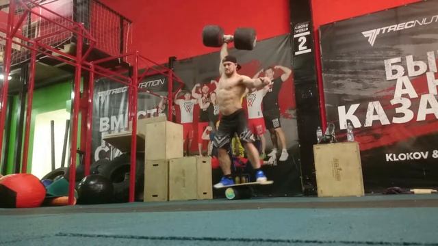 Overhead squat strong dumbbell 40 kg on the balance board смотреть онлайн