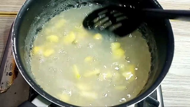 Baby Food | Super Healthy & Weight Gaining Recipe For 6-12 month+ Babies | Sabudana Apple Porridge смотреть онлайн