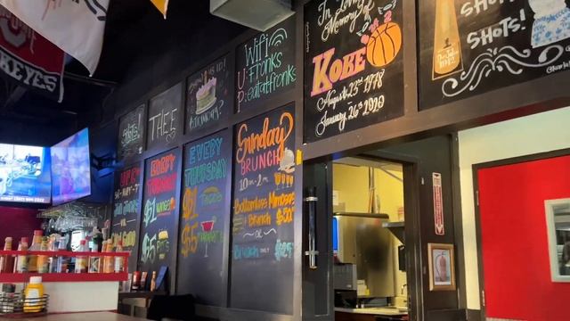 Bull burger with humongous onion rings - a must try!!! смотреть онлайн