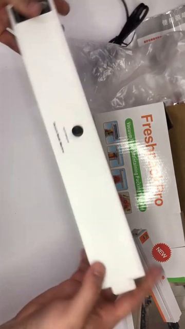 Видео обзор Вакууматор Freshpack Pro вакуумный упаковщик еды, бытовой смотреть онлайн