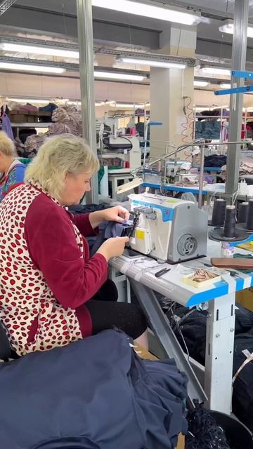 Jack E4S😍Стачивающе-обметочный четырехниточный оверлок смотреть онлайн