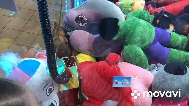 Самое удачное место у слона оказалось- хобот)))☺️ Игра в автомат Хватай-ка смотреть онлайн