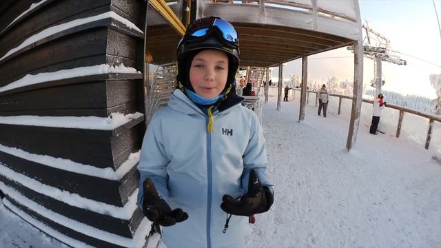 Hon snackar! Följ familjen i Kläppen VLOGG смотреть онлайн