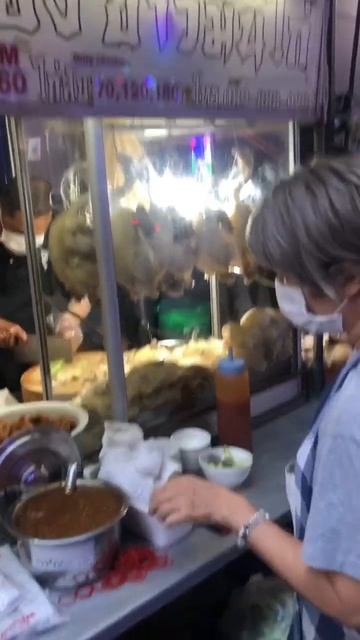 Топ тайской уличной еды. Курица с рисом по хайнаньски смотреть онлайн