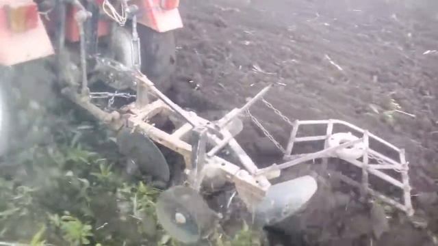 Оранка в болоті мініком з мотоблоку смотреть онлайн