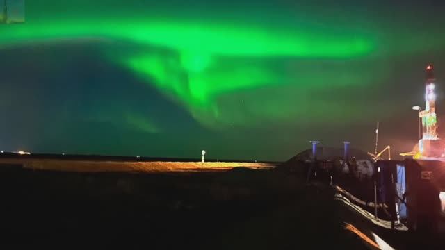 Невероятное северное сияние🌌 в ЯНАО. смотреть онлайн