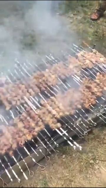 Вот как надо жарить шашлык! смотреть онлайн