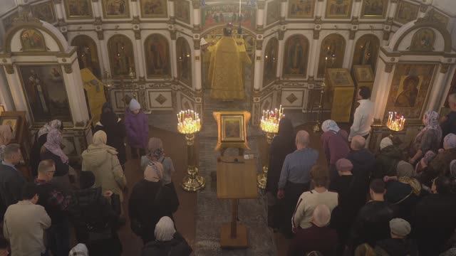 Запись трансляции 2 февраля 8:40. Часы. Литургия смотреть онлайн