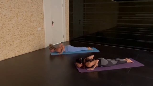 yoga uzbekistan l yoga tashkent l Uzbekistan l #Yogauz #yogatashkent #uzbekistan #Suryanamaskara смотреть онлайн