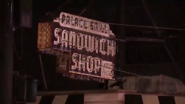 Fire damages historic Chicago diner Palace Grill смотреть онлайн